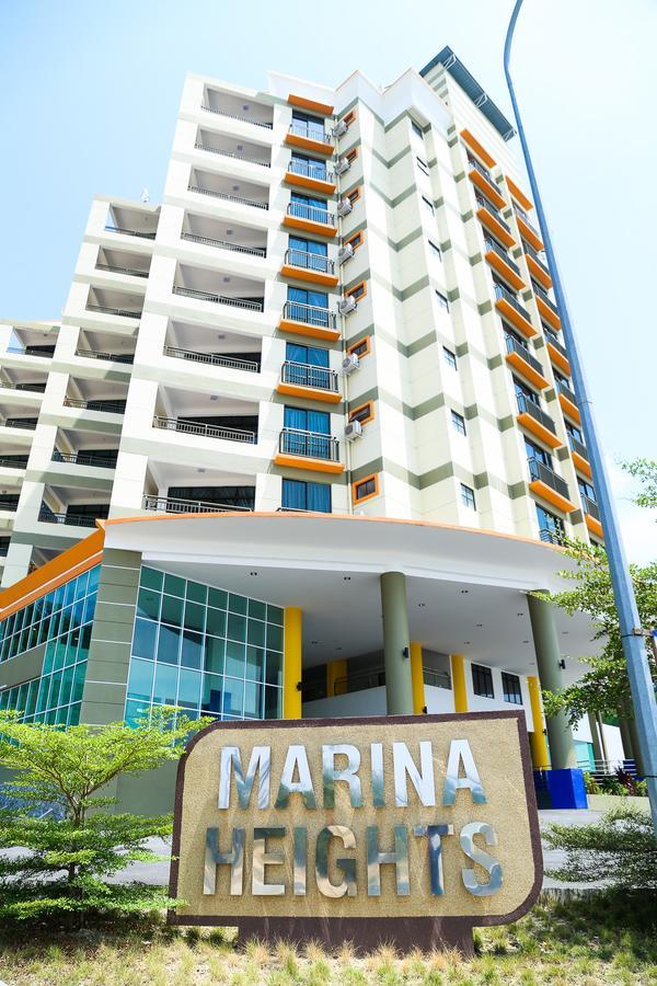 Marina Heights Resort Lumut Exterior foto